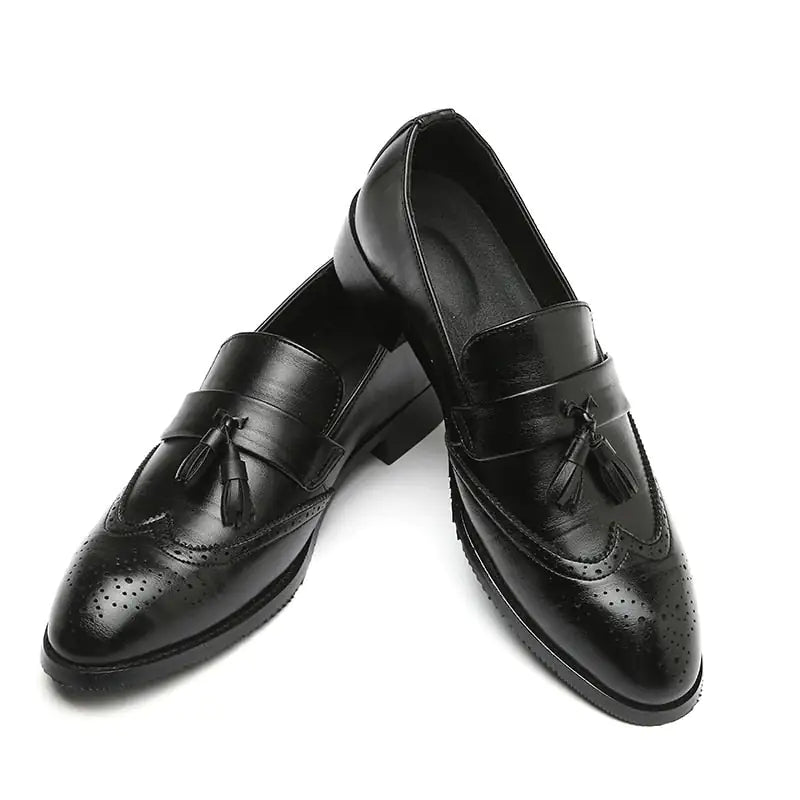 Classic leather loafers with tassels