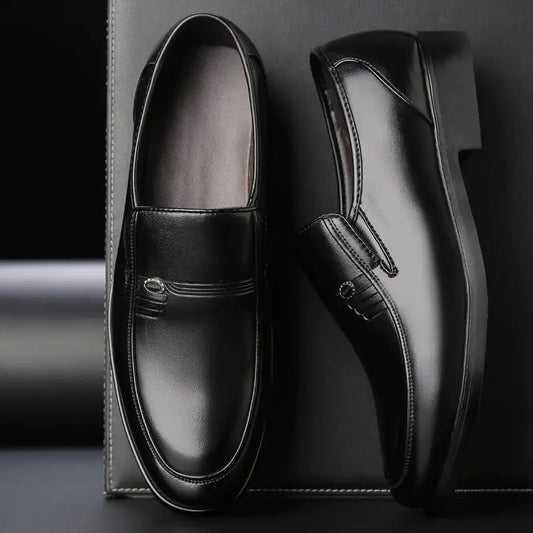 حذاء رسمي من الجلد باللون الأسود للرجال