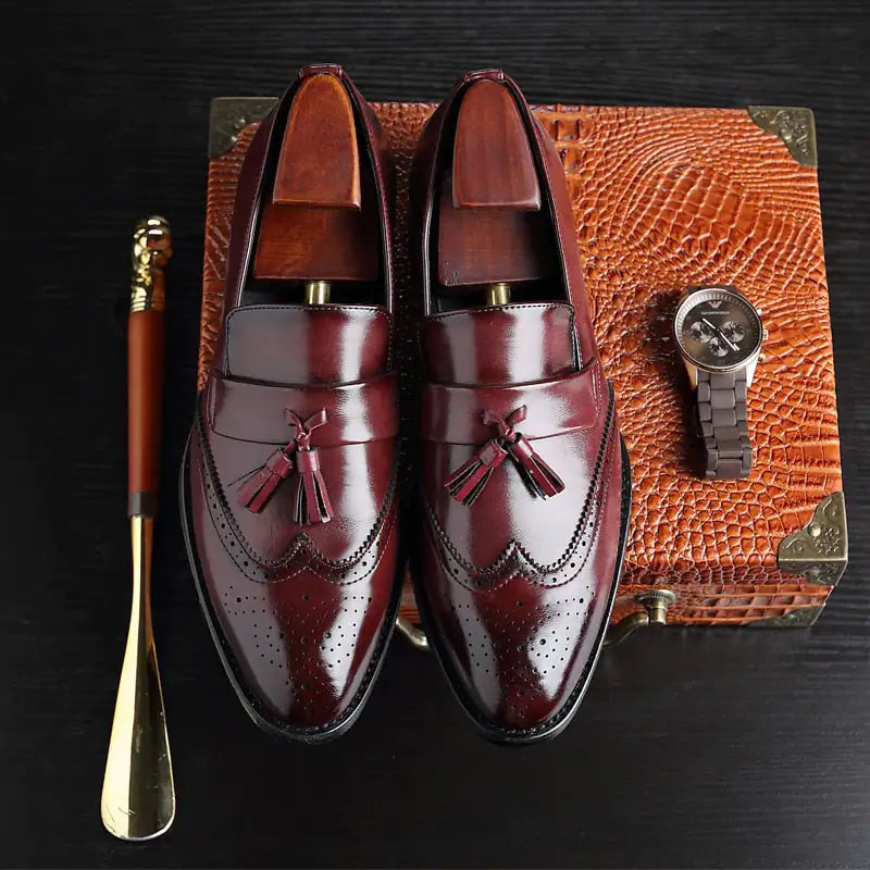 Classic leather loafers with tassels