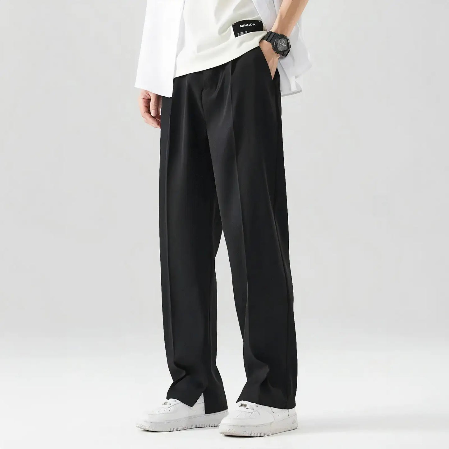 Elegant trousers with straight legs