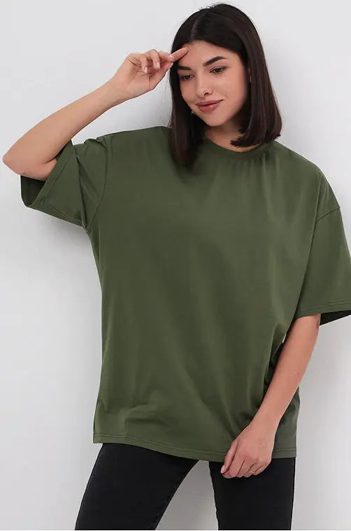 Elevate Your Comfort with Our Oversized Fit T-shirt!