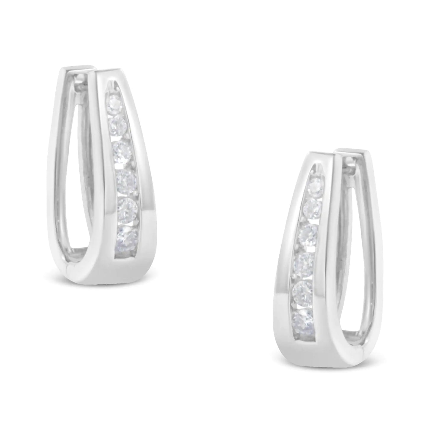 Round-cut diamond earrings in 14 carat white gold (color I-J, transparency I2-I3)